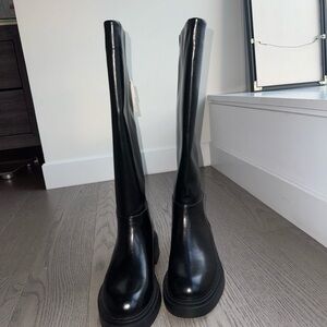 Zara boots never used
